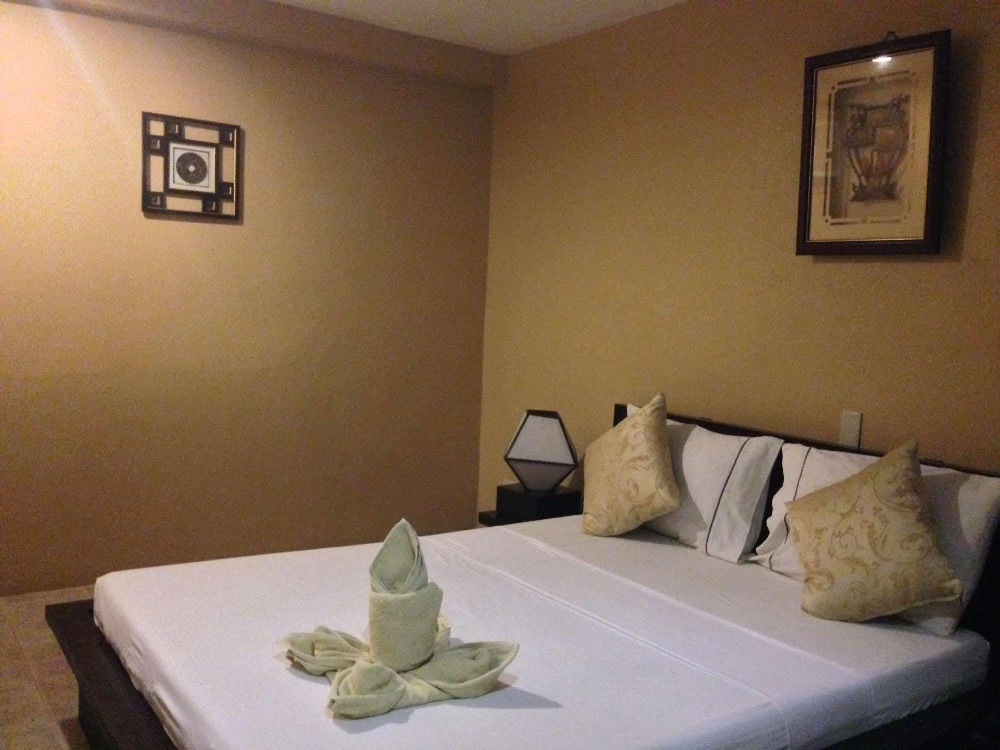 Eclipse Resort Manoc-Manoc